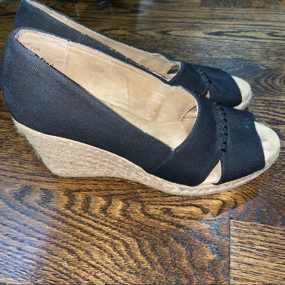 G.H. Bass & Co. black canvas black wedges 7.5 - Picture 6 of 7